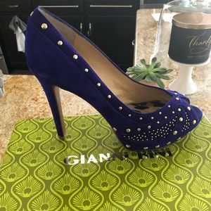 Gianni Bini cobalt & gold shoes